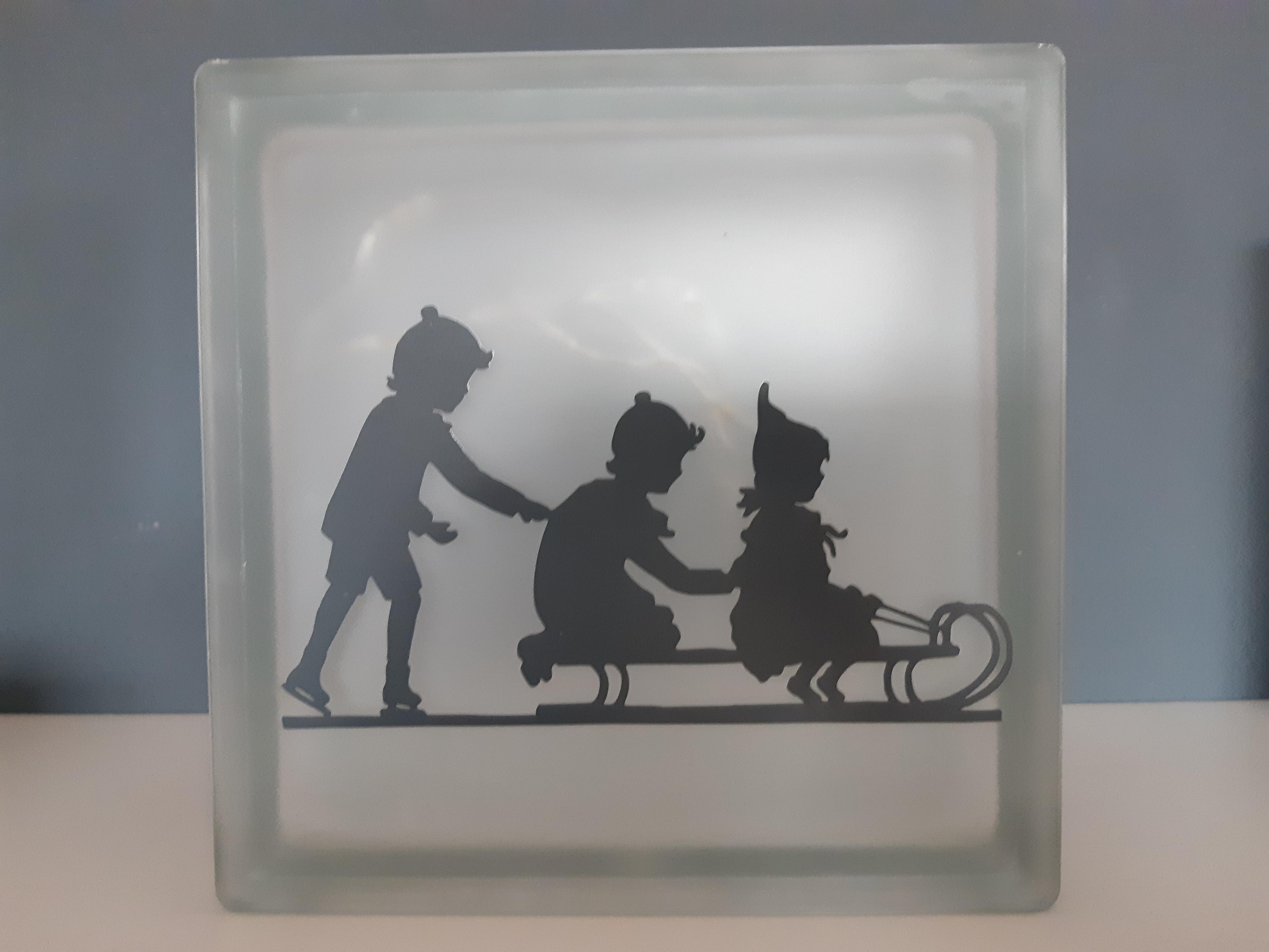 Glasblok "Kinderen op slee"